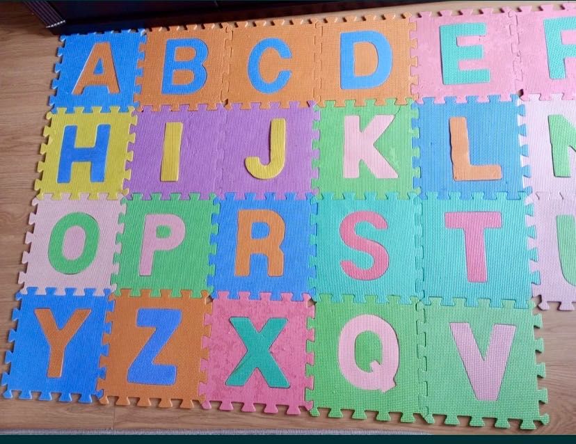 Mata edukacyjna pianka puzzle litery cyfry