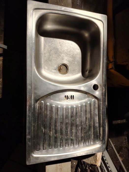 Zlew jednokomorowy z ociekaczem