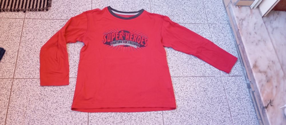 Várias peças roupa criança