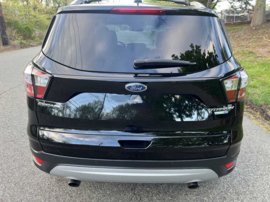 Ford Escape Titanium      2018