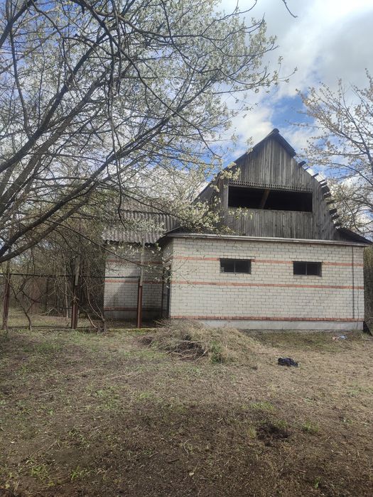 Продам дачу з будівлями