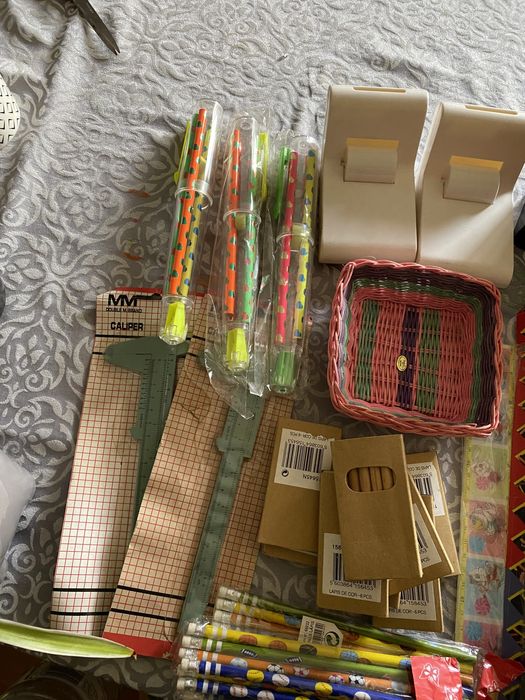 Material escolar 2€ cada