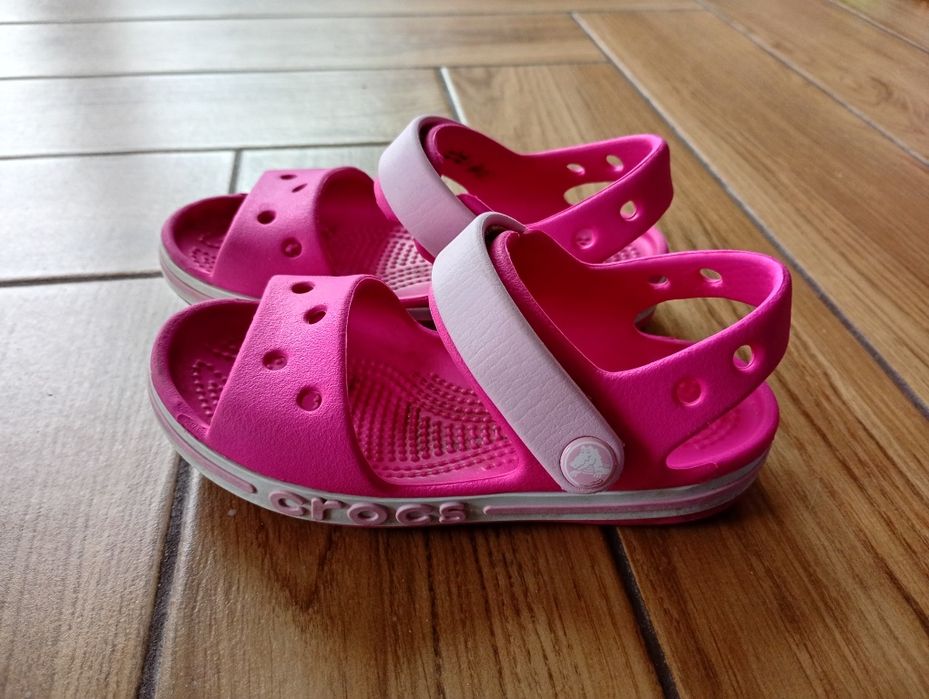 Sandały crocks 25