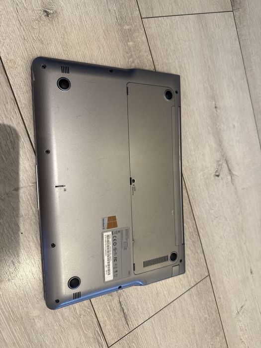 Laprop Samsung series 5 ultra intel core i3