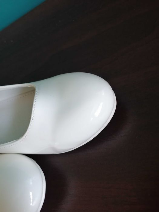 Buty baleriny na komunię białe na opcasie rozmiar 34