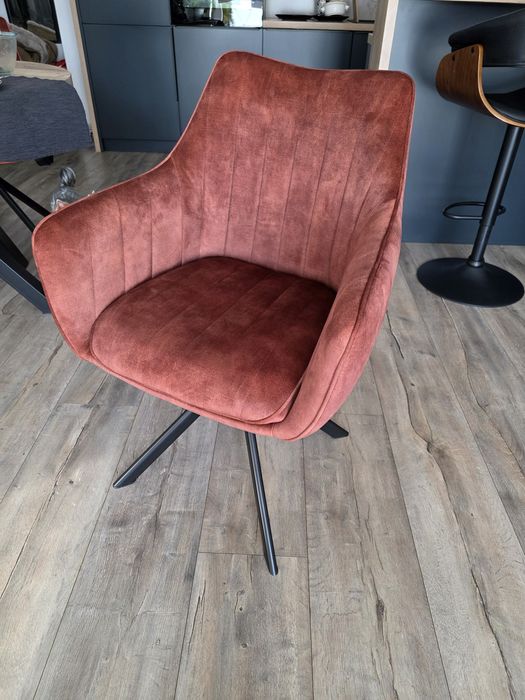 Krzesła obrotowe 180° z automatycznym powrotem - nowe!!!