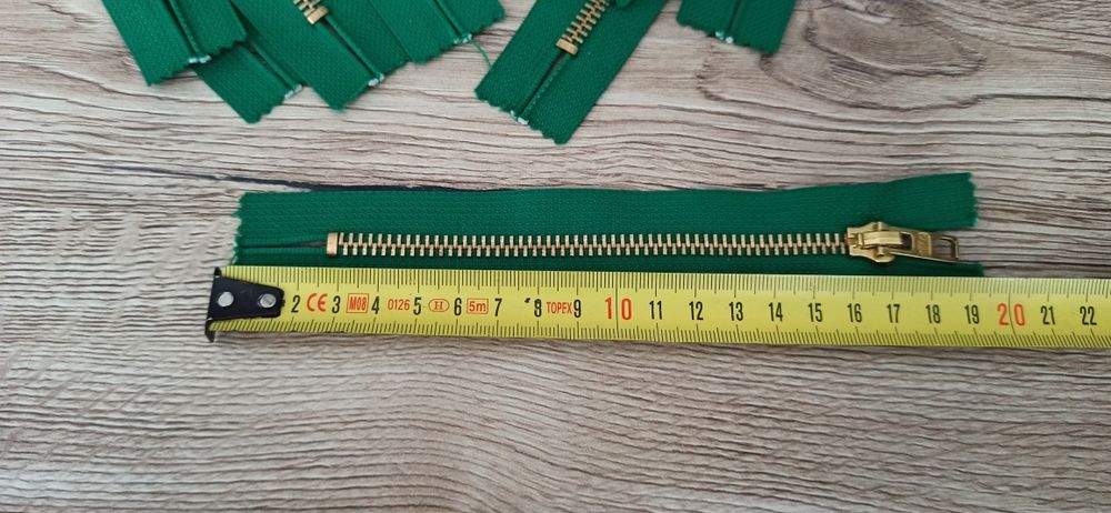 Zamek błyskawiczny, zamki metalowe - 37 sztuk - soczysta zieleń