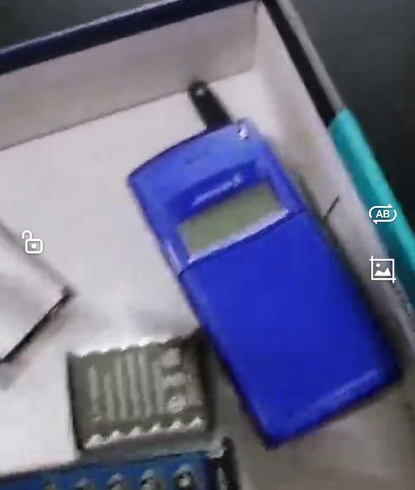 4 telemoveis antigos erikson Sony erikson