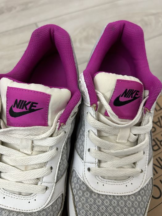 Жіночі Кросівки Nike 37 розміру