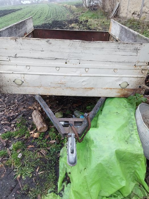 Прицеп автомобільний