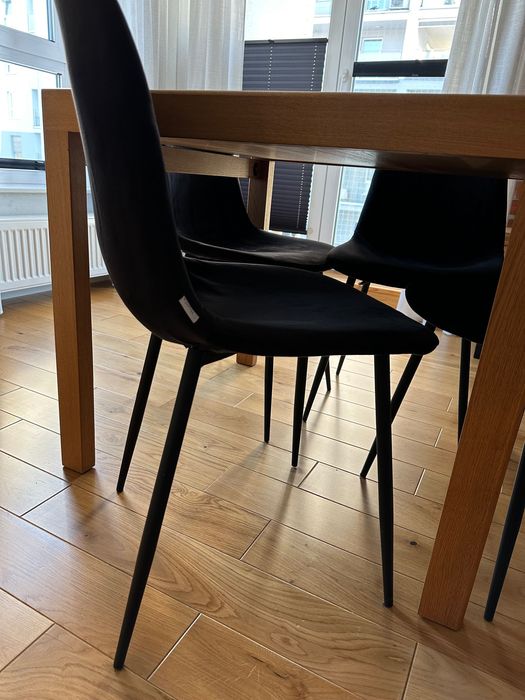 4 krzesła tapicerowane czarne – komplet, bardzo dobry stan