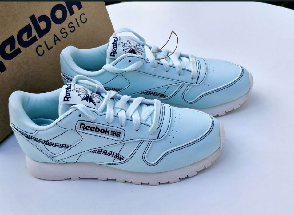 Оригінальні жіночі кросівки Reebok