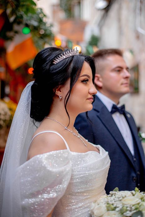 Весільна сукня з блискітками