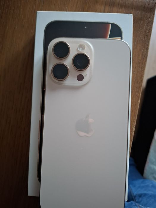 Iphone 16 pro max 512GB - com menos de dois meses!