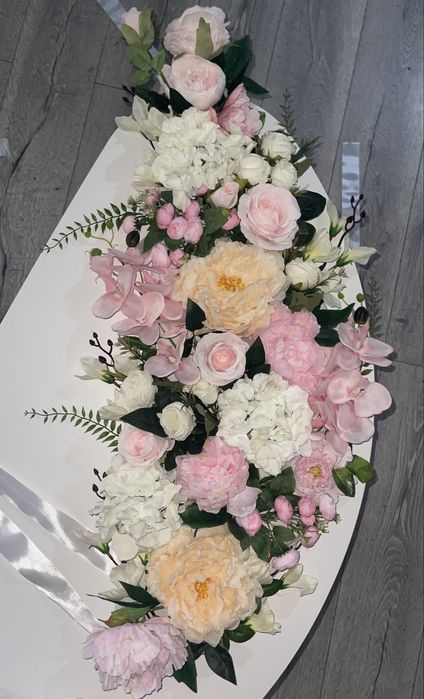 Прикраса на весільне авто