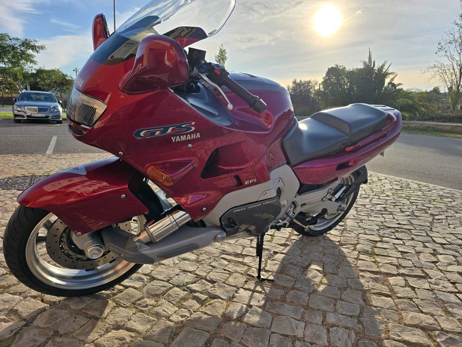 TGV = YAMAHA GTS 1000 ,Conduzir Mota sem vento