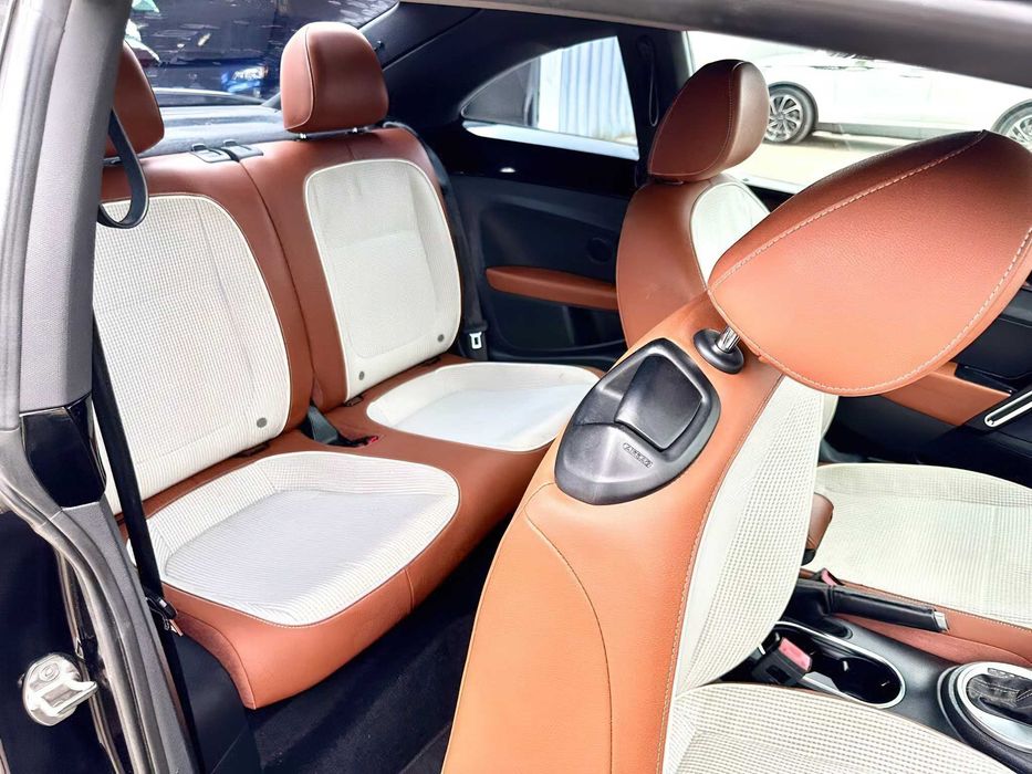 Volkswagen Beetle Classic      2016