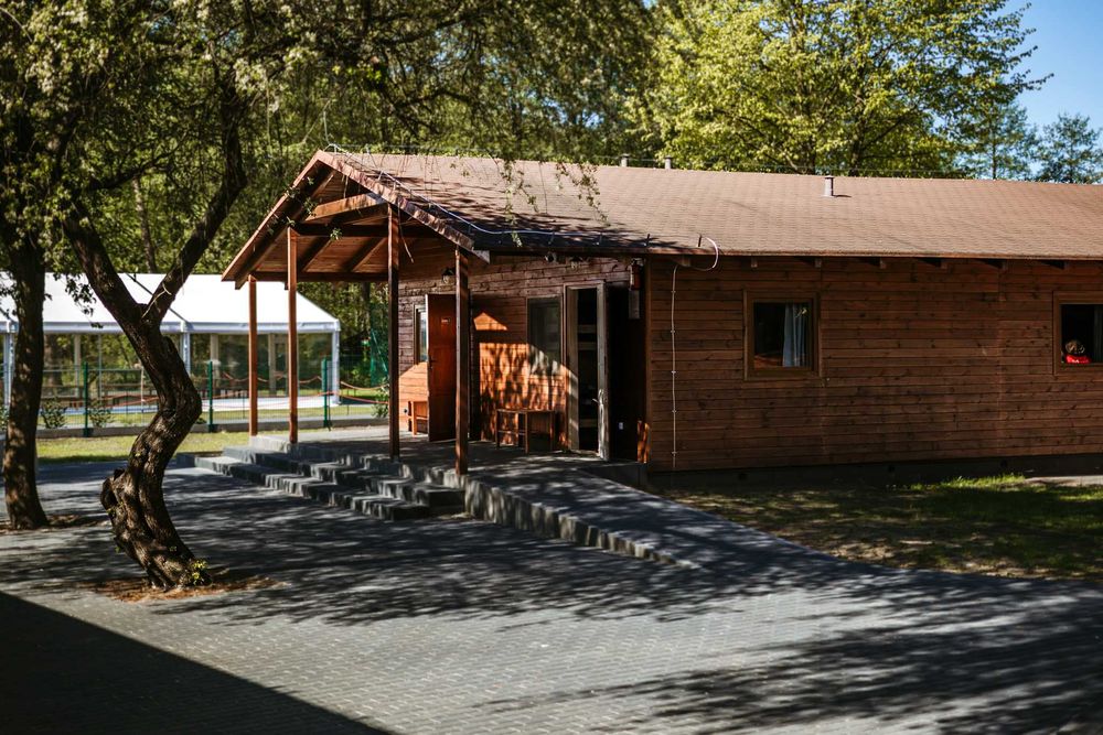 Domki i noclegi dla rodzin nad jeziorem | Majówka | Giewartów