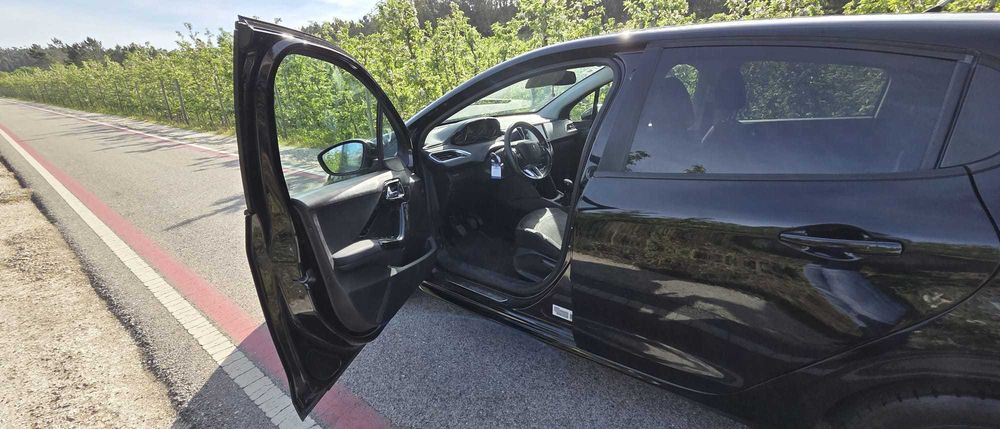Peugeot 208 — fotografia 7