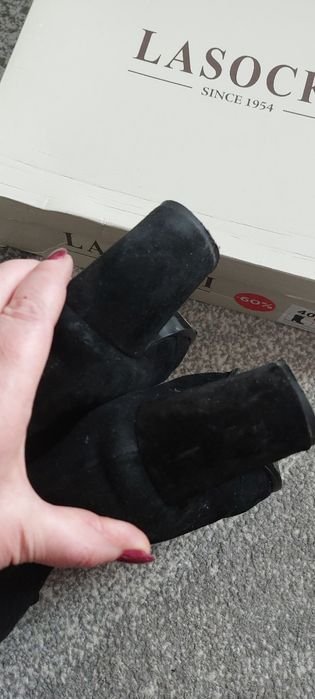Czarne zamszowe botki Lasocki rozm 40