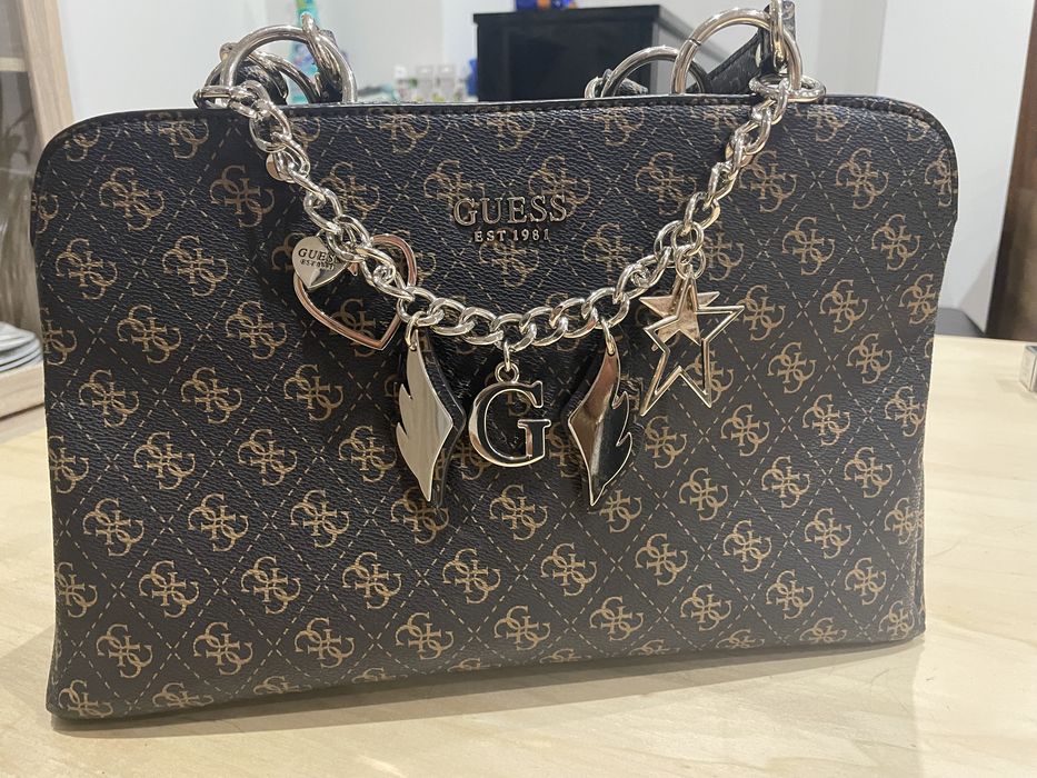 Mala Guess em otimo estado