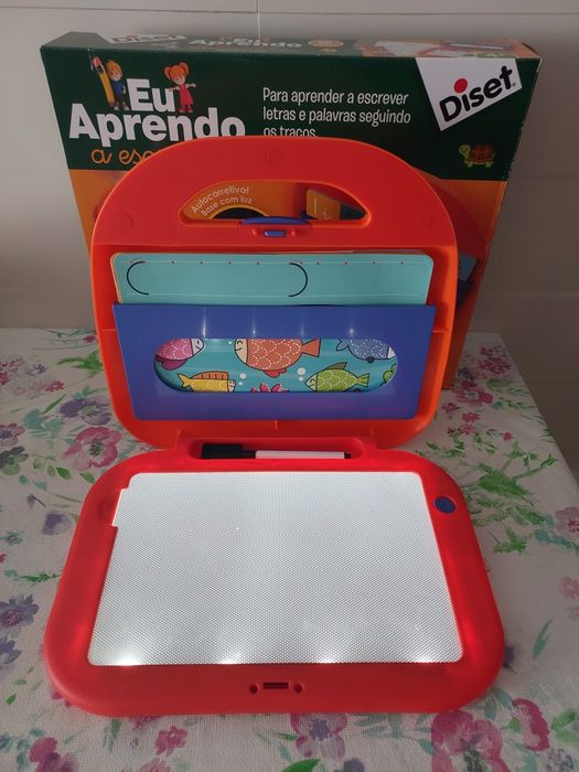 Jogo "Eu Aprendo a Escrever" marca Diset