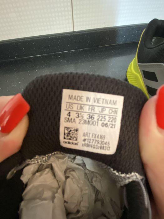 Продам кроссовки Adidas TERREX