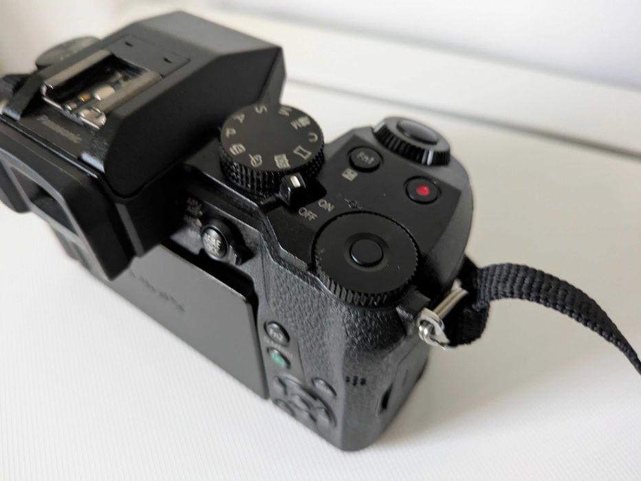 Panasonic Lumix G7 4K + Extras - Como Nova