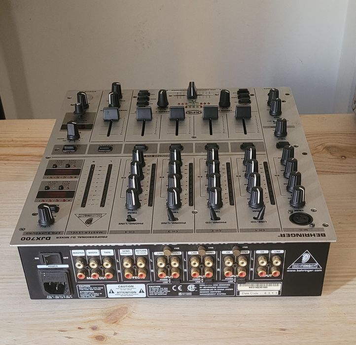 Behringer DJX700 DJ Mixer – For Parts / Repair