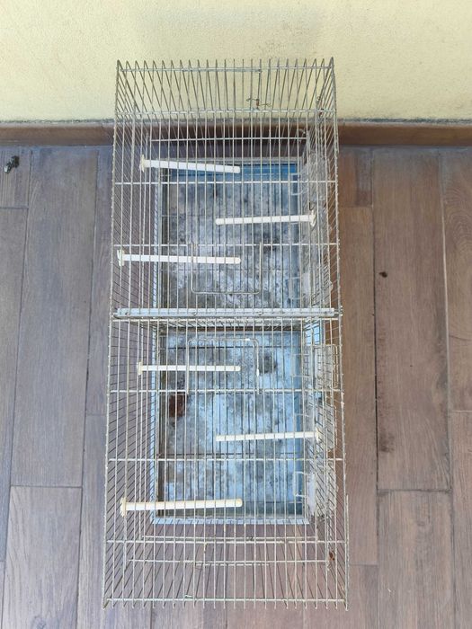 Gaiola dupla para aves – 4 portas + 2 portas ninhos + 6 comedouros