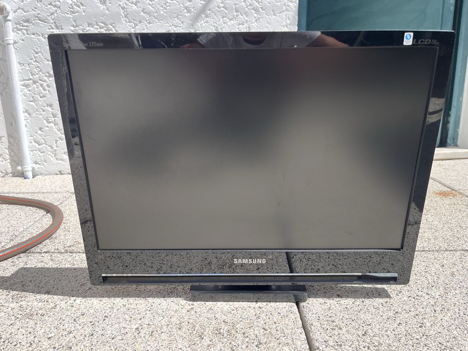 Televisao/monitor  samsung que funciona, completamente novo samsung syncmaster 225MW de 22 pulgadas