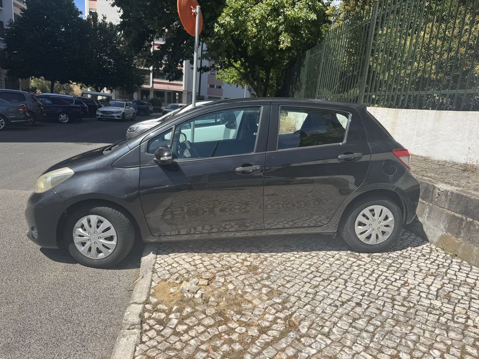 Toyota Yaris 1.0 VVT-i Confort (2012)