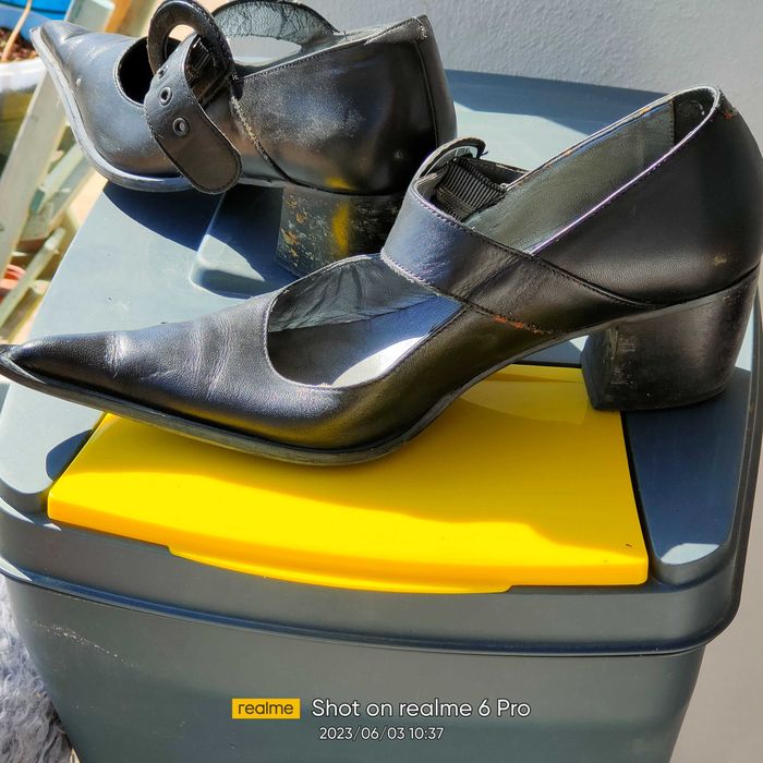 Sapatos usados de senhora