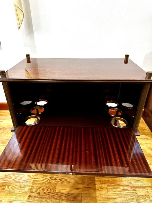 Movel Bar 360° madeira cor mogno