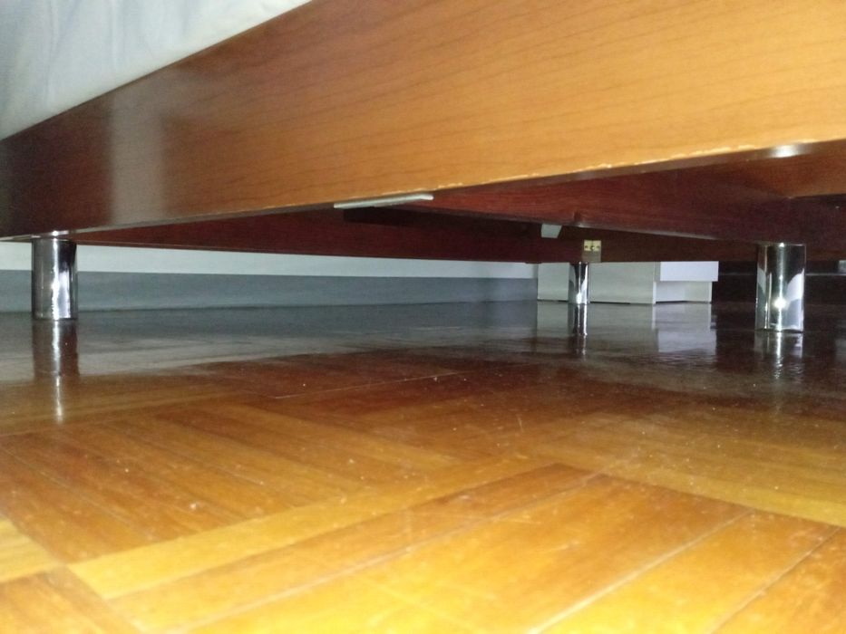 Sommier cerejeira e cabeceira cinza