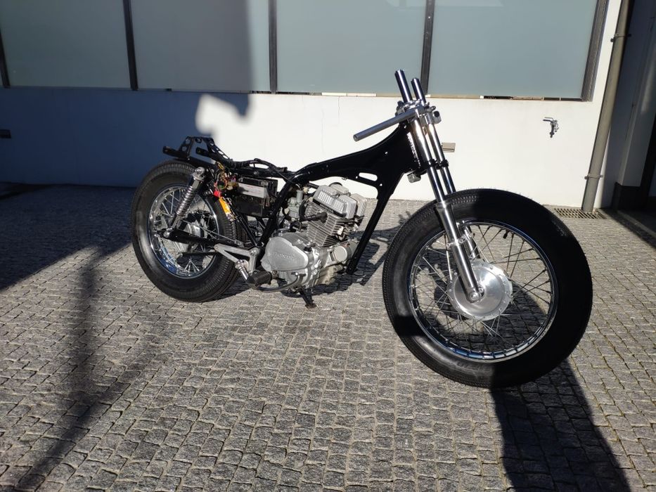 Honda CM125 Custom Cafe racer 70's