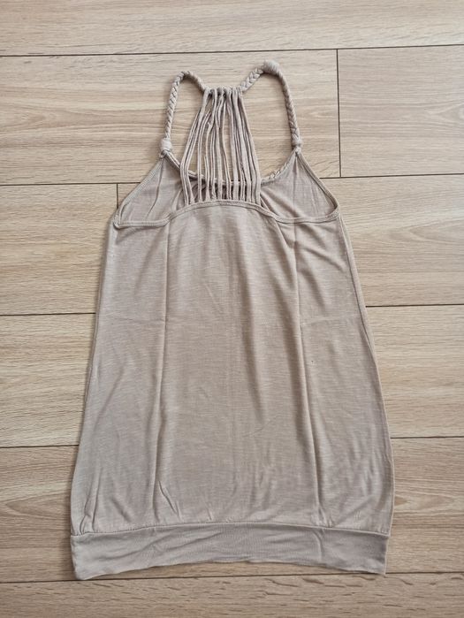 Śliczna bokserka z oryginalnym tyłem