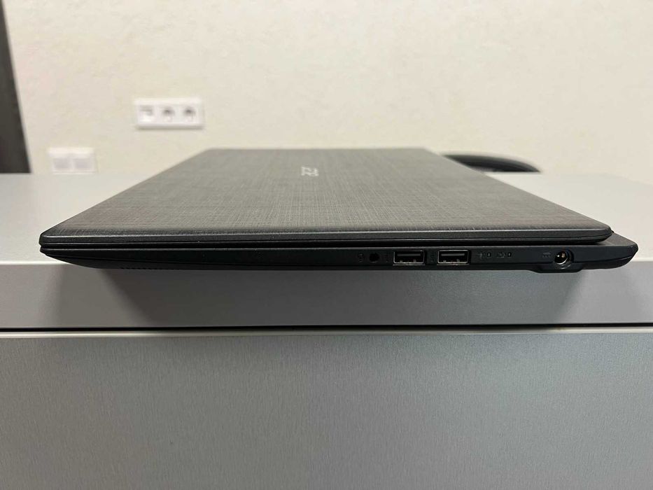 Acer Aspire 15.6 Intel Celeron N3350 4 Гб SSD M.2 128 Intel HD Graphics 500