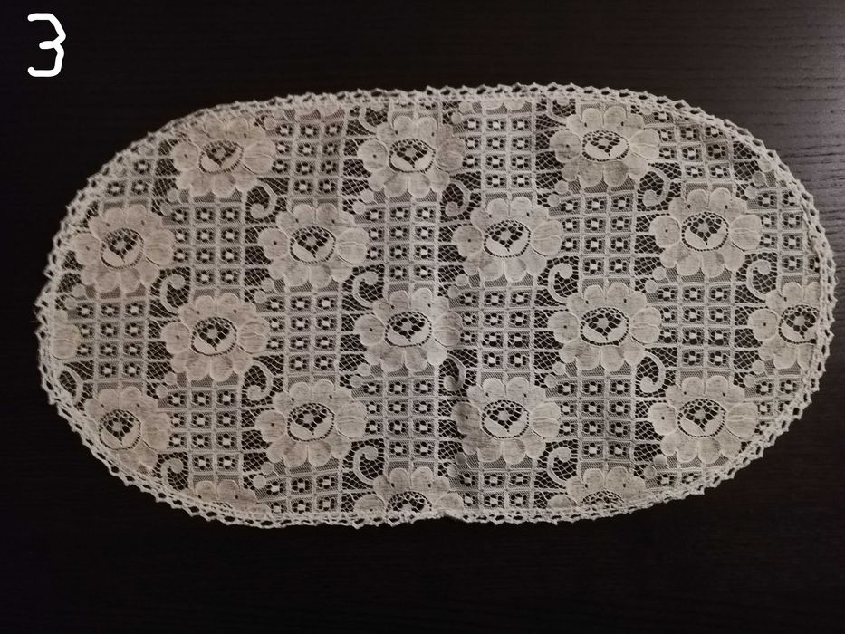 Conjunto de vários panos bordados