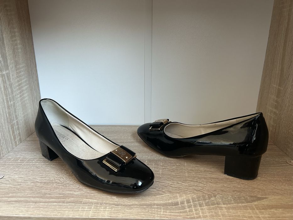 Eleganckie buty Julia S, używane