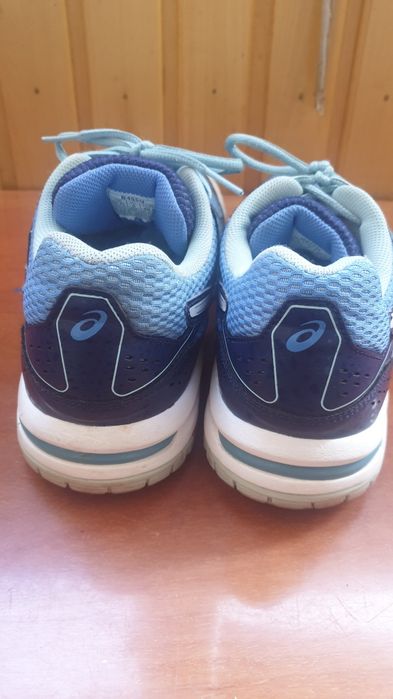 Кросівки  ASICS .   Оригінал.