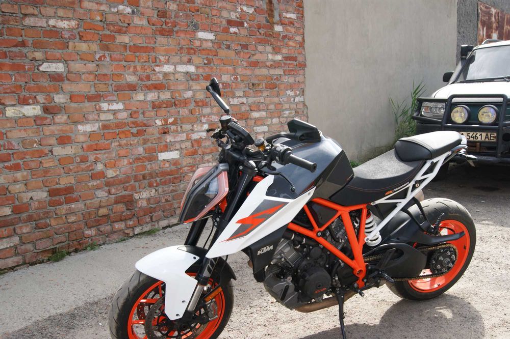 KTM 1290 super duke