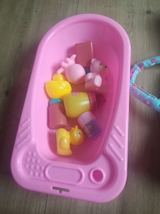 Wanienka z akcesoriami oraz nosidełko dla lalki