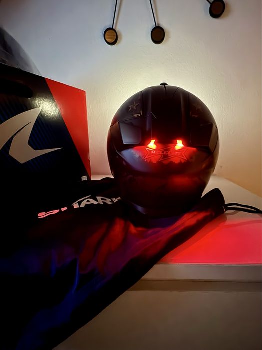 Capacete SHARK com Leds