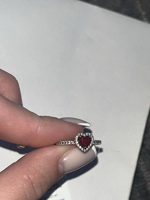 Каблучка "Червоне серце" Pandora