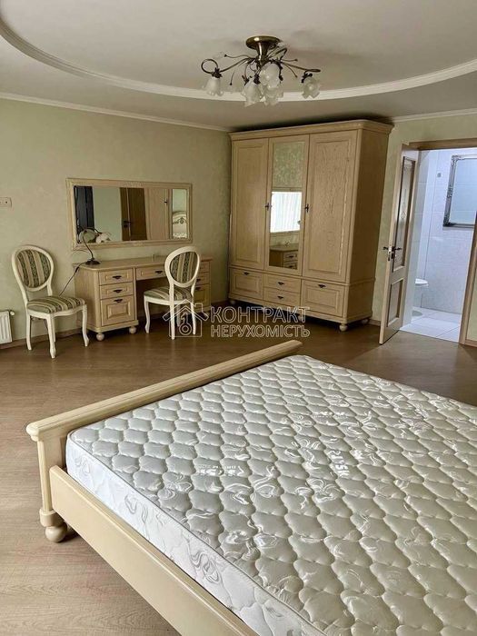 Продається будинок 307 м2, з бомбосховищем, м. Студентська