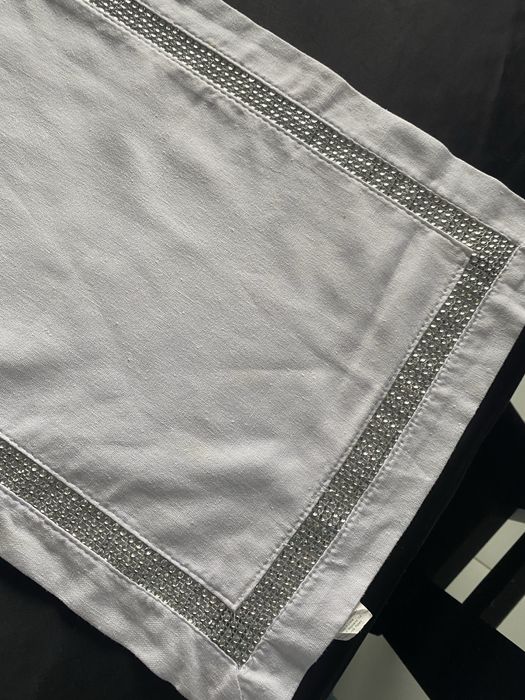 Bialy bieznik z cyrkoniami home&you