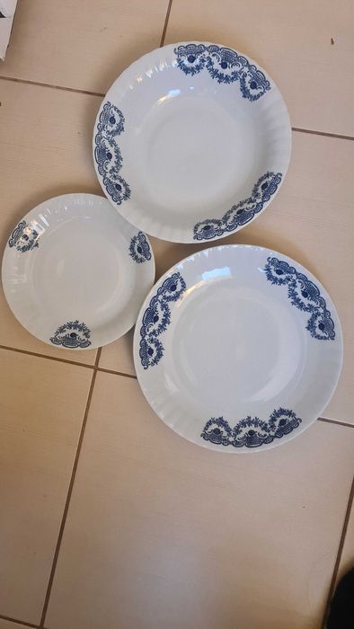Zestaw talerzy obiadowych