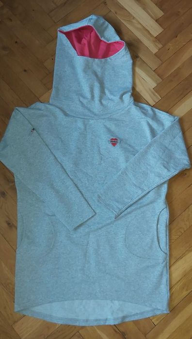 Nowa bluza firmy Vertus