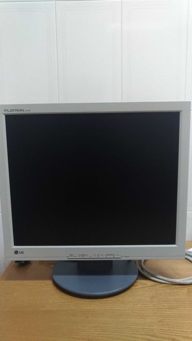Monitor LG FLATRON 19"